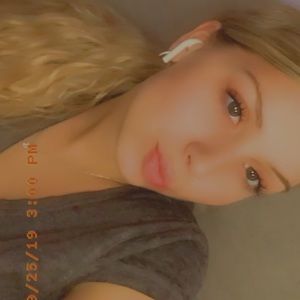 Meet your Posher, Avery